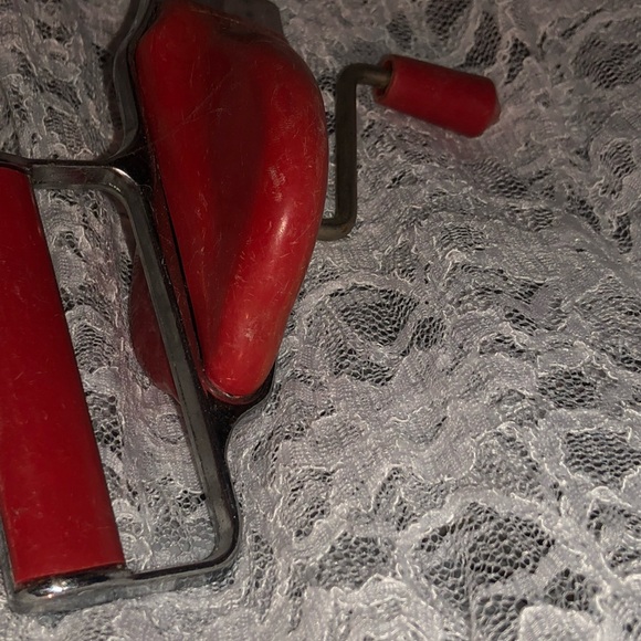 Vintage Red Handheld Egg Beater - Picture 2 of 7